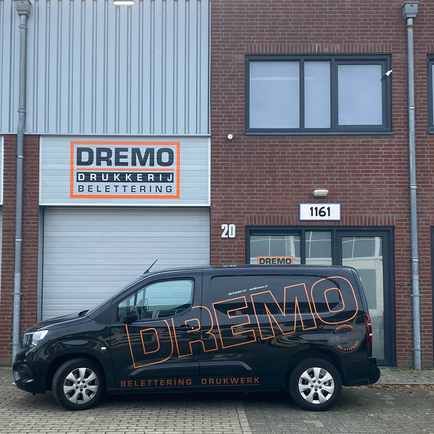 Drukkerij - Belettering - Drukkerij Dremo - Eindhoven - Contact Header Dremo pand